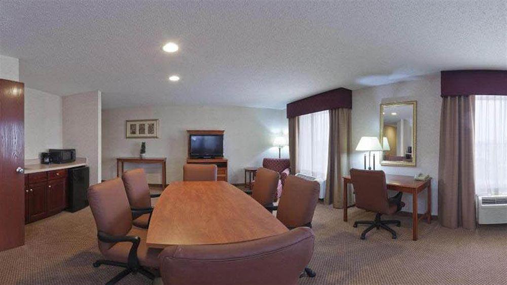 Seasons Inn & Suites Highland Eksteriør bilde