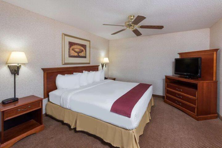 Seasons Inn & Suites Highland Eksteriør bilde