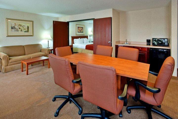 Seasons Inn & Suites Highland Eksteriør bilde